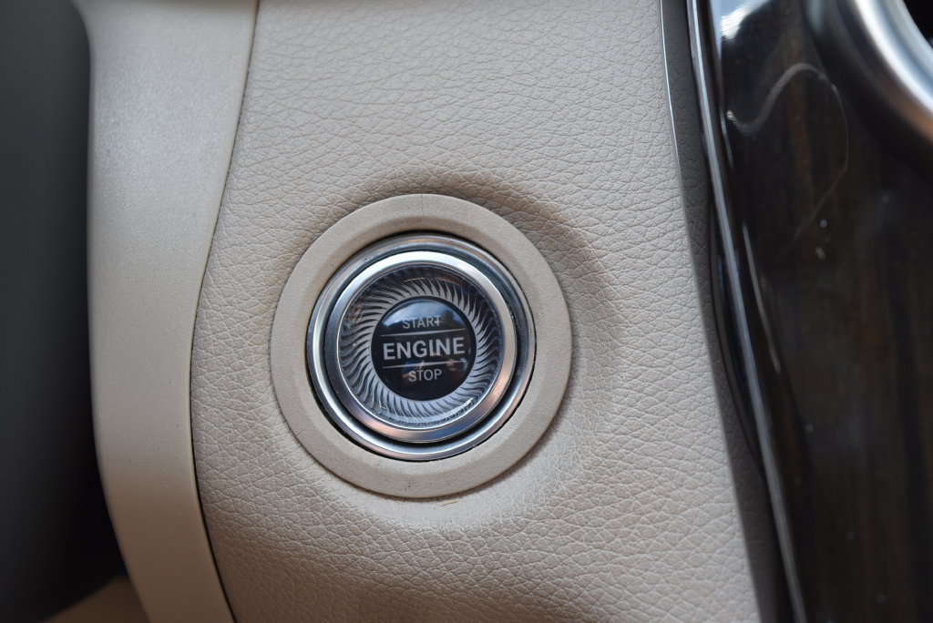 Used 2019 Mercedes-Benz C 300 4MATIC Sedan image 18