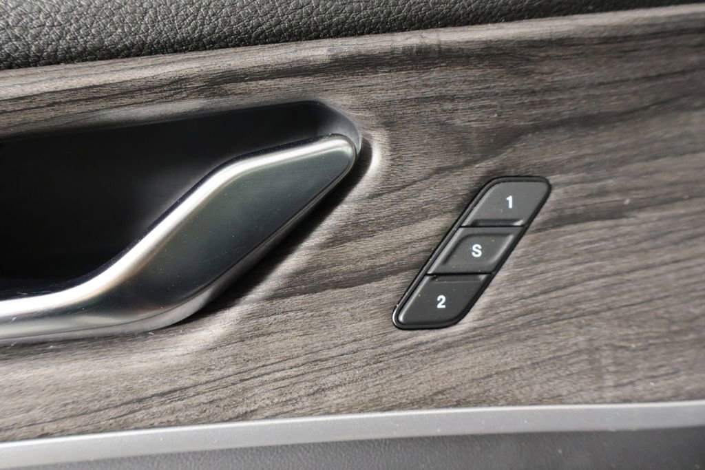 Used 2022 Jeep Grand Cherokee L Limited image 23