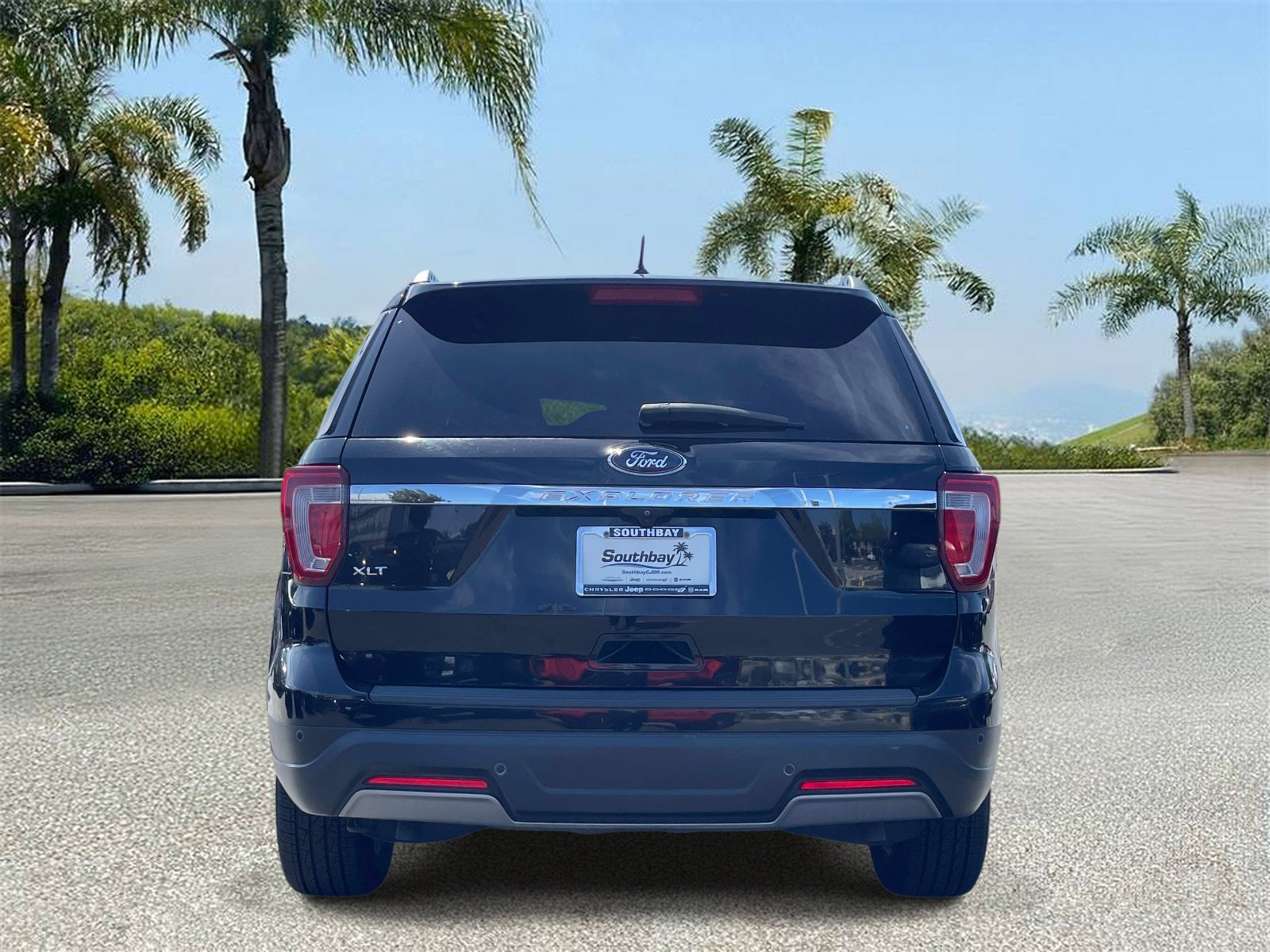 Used 2019 Ford Explorer XLT w/ Equipment Group 201A FWD image 5