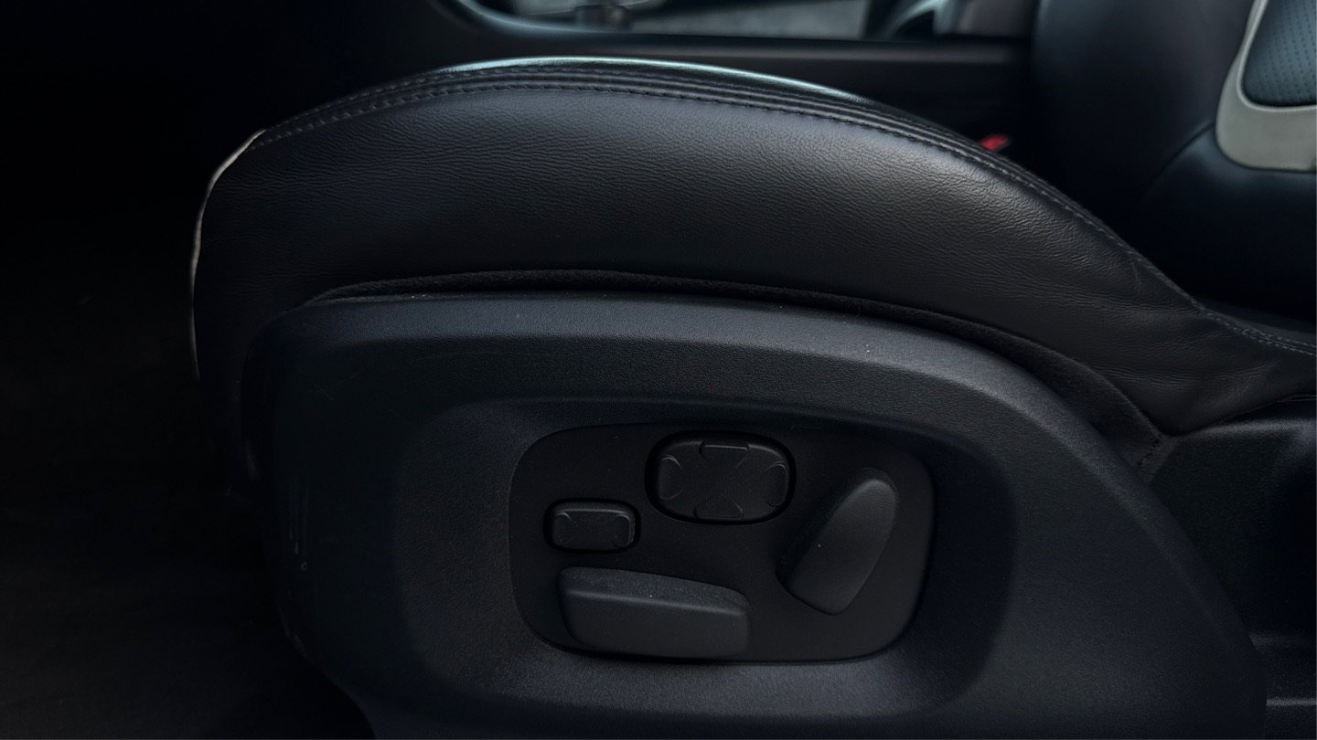 Used 2014 Jaguar XF 3.0 AWD/4WD image 36