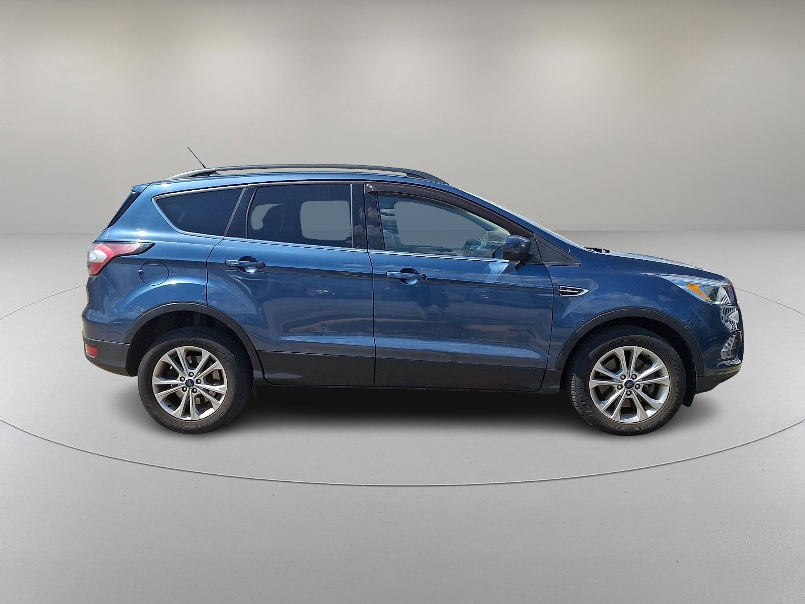 Used 2018 Ford Escape SE w/ SE Sync 3 Package image 7