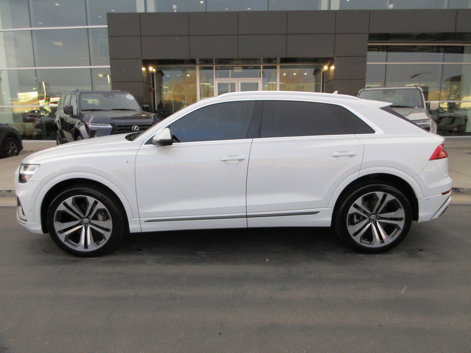 Used 2020 Audi Q8 Premium Plus image 4