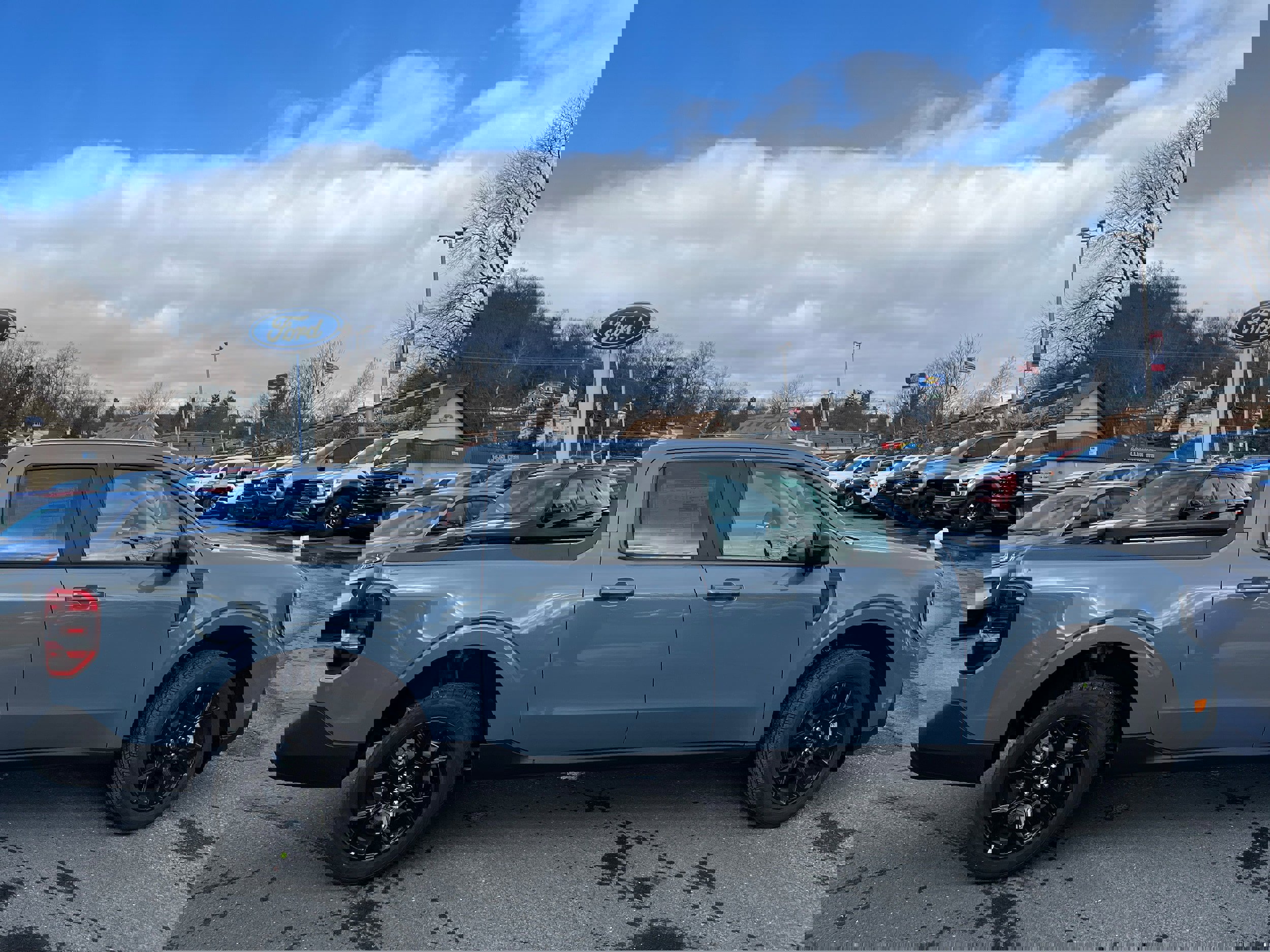 New 2026 Ford Maverick Lariat w/ Black Appearance Package image 4