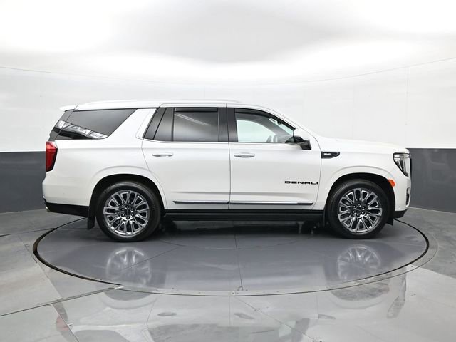Certified 2023 GMC Yukon Denali Ultimate w/ LPO, Floor Liner Package AWD/4WD image 4