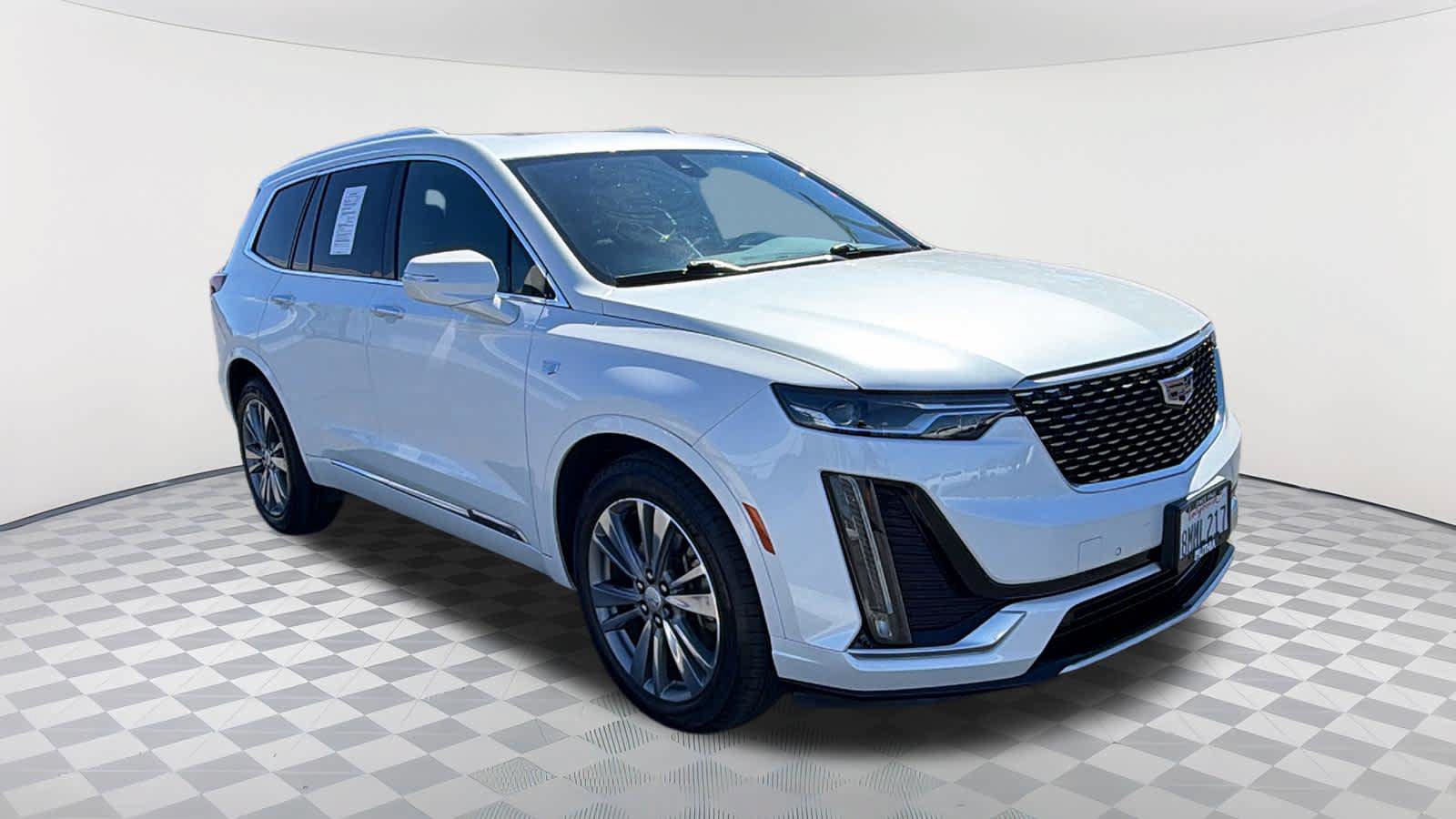 Used 2020 Cadillac XT6 Premium Luxury FWD image 3