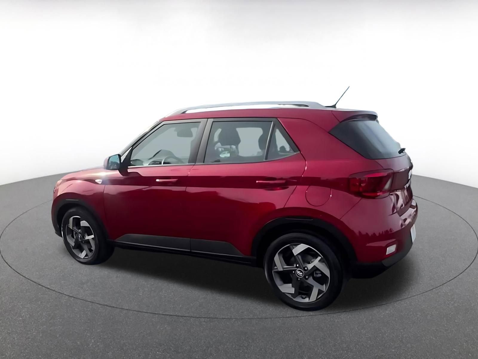 Used 2025 Hyundai Venue SEL image 10