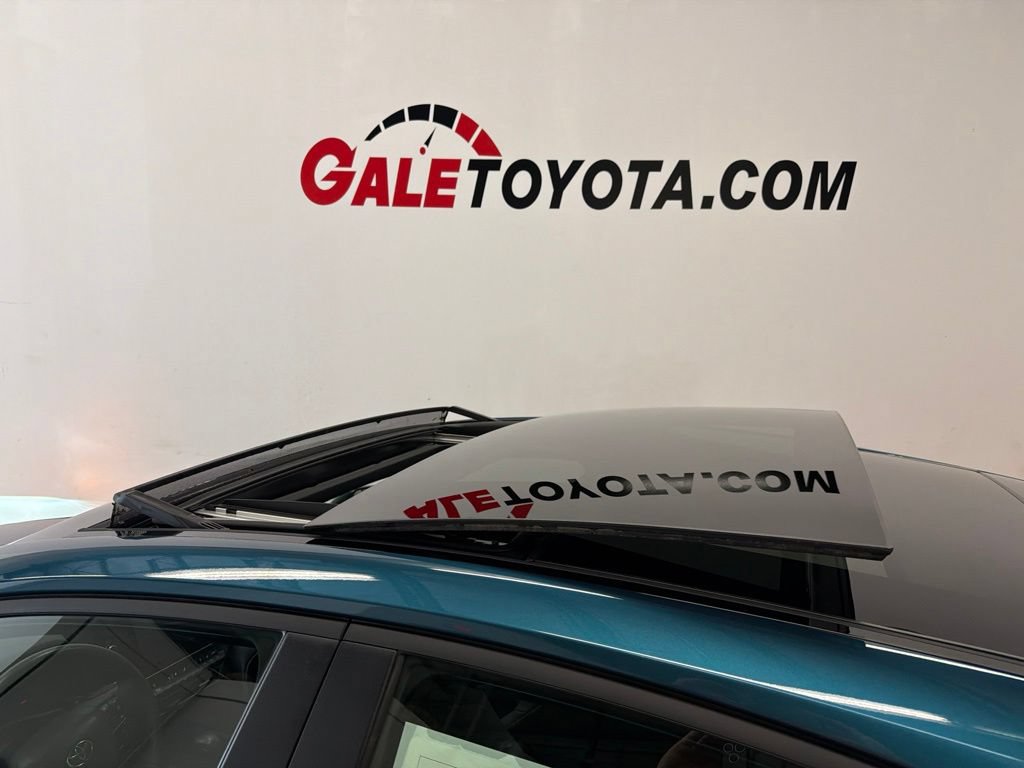 Used 2025 Toyota Camry XSE w/ Premium Package AWD/4WD image 5