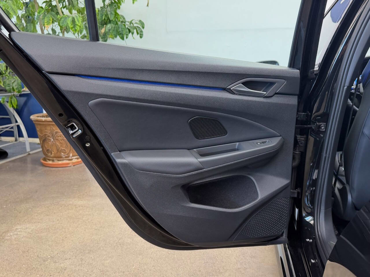 Used 2025 Volkswagen Golf R Black Edition image 58