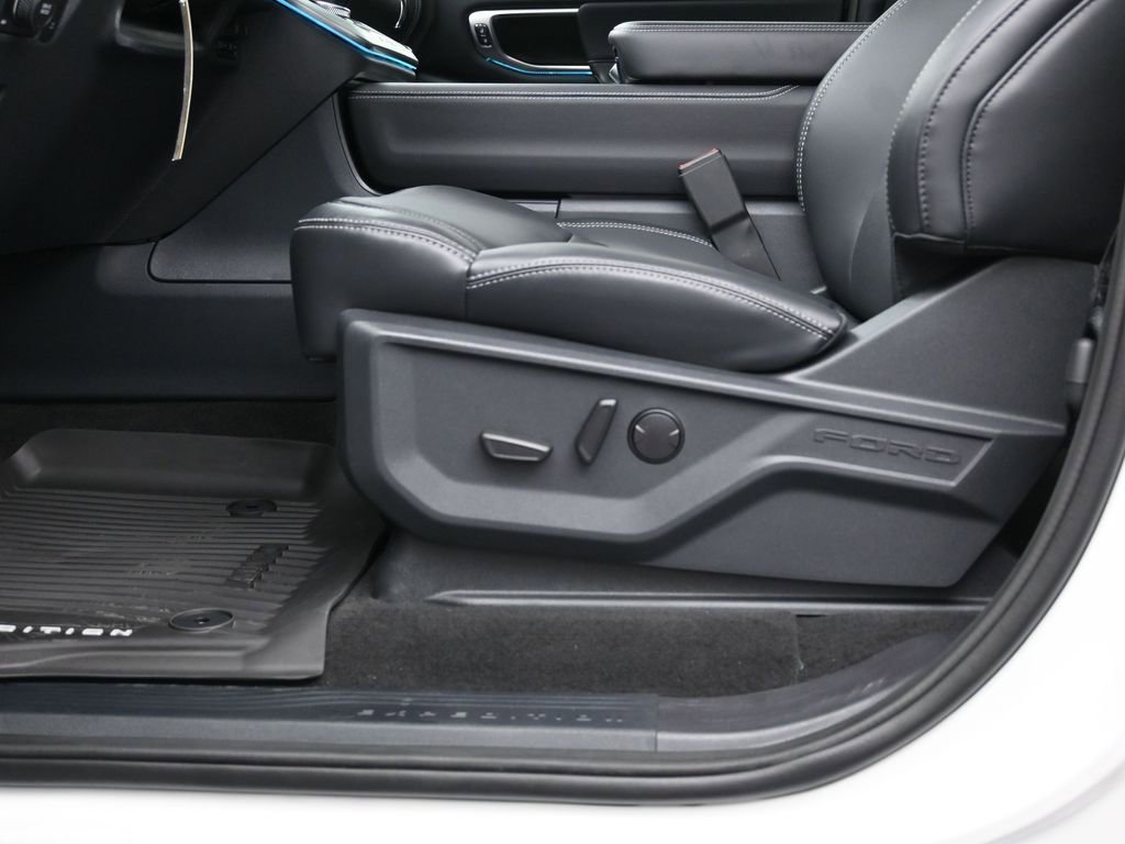 New 2026 Ford Expedition Platinum w/ Stealth Appearance Package AWD/4WD image 23