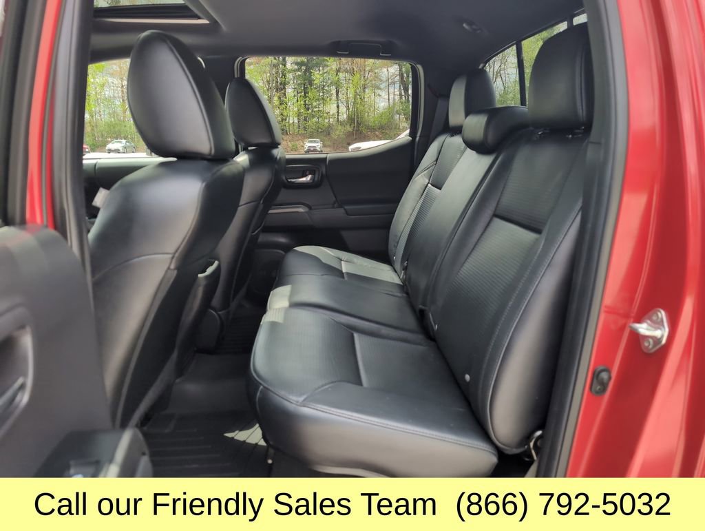 Certified 2022 Toyota Tacoma TRD Off-Road AWD/4WD image 28