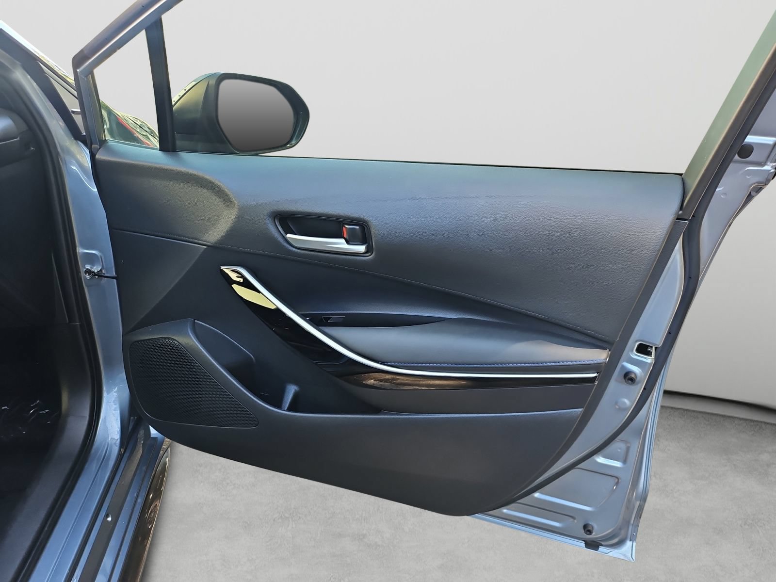 Used 2020 Toyota Corolla XSE FWD image 33