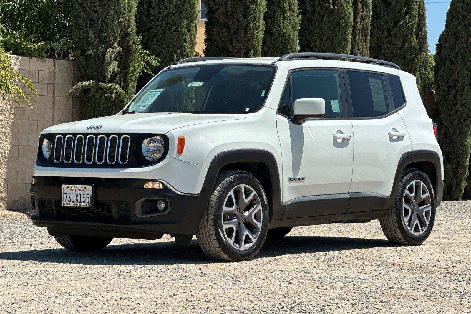 Used 2016 Jeep Renegade Latitude FWD image 8