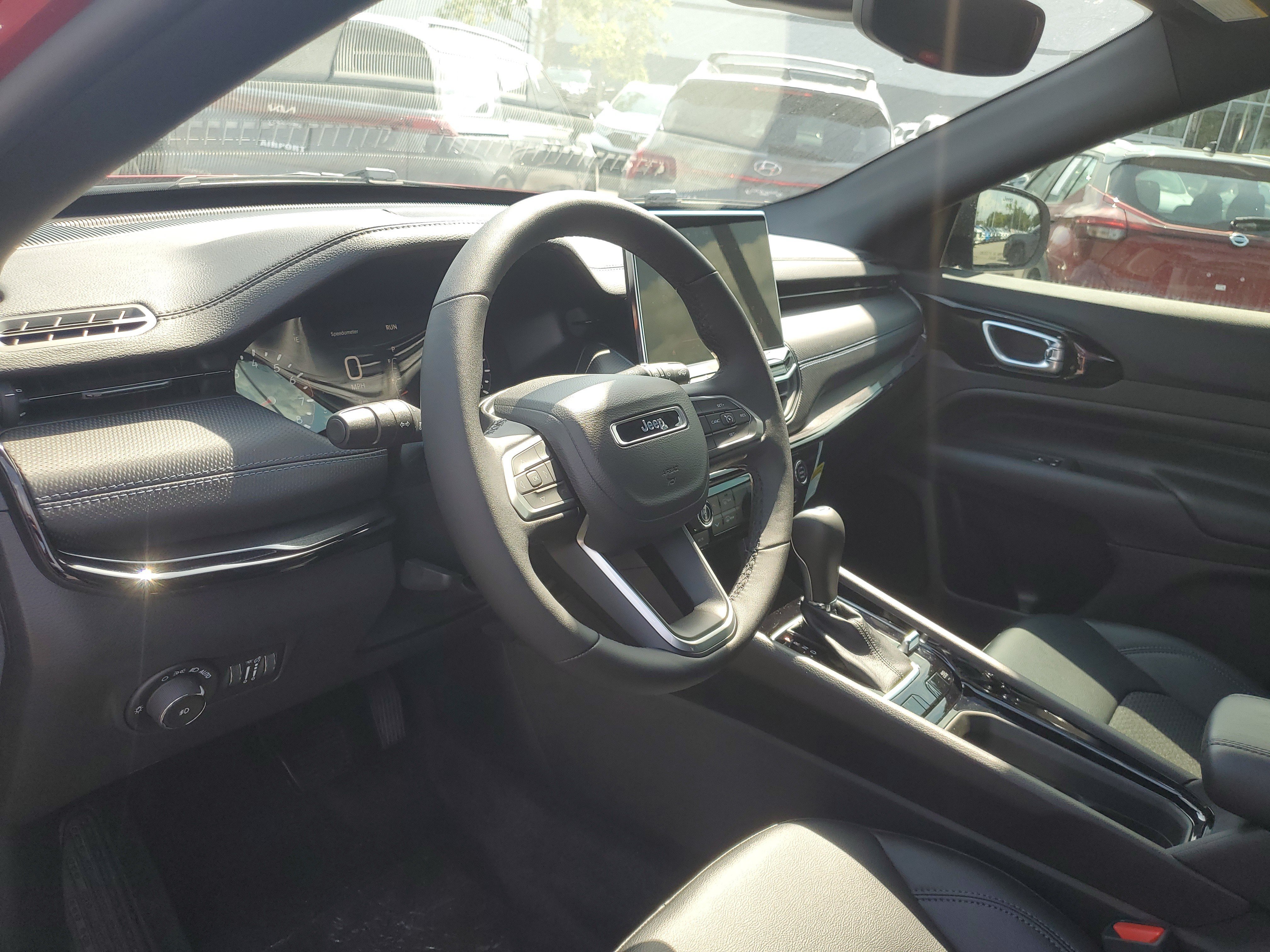 New 2026 Jeep Compass Latitude AWD/4WD image 31