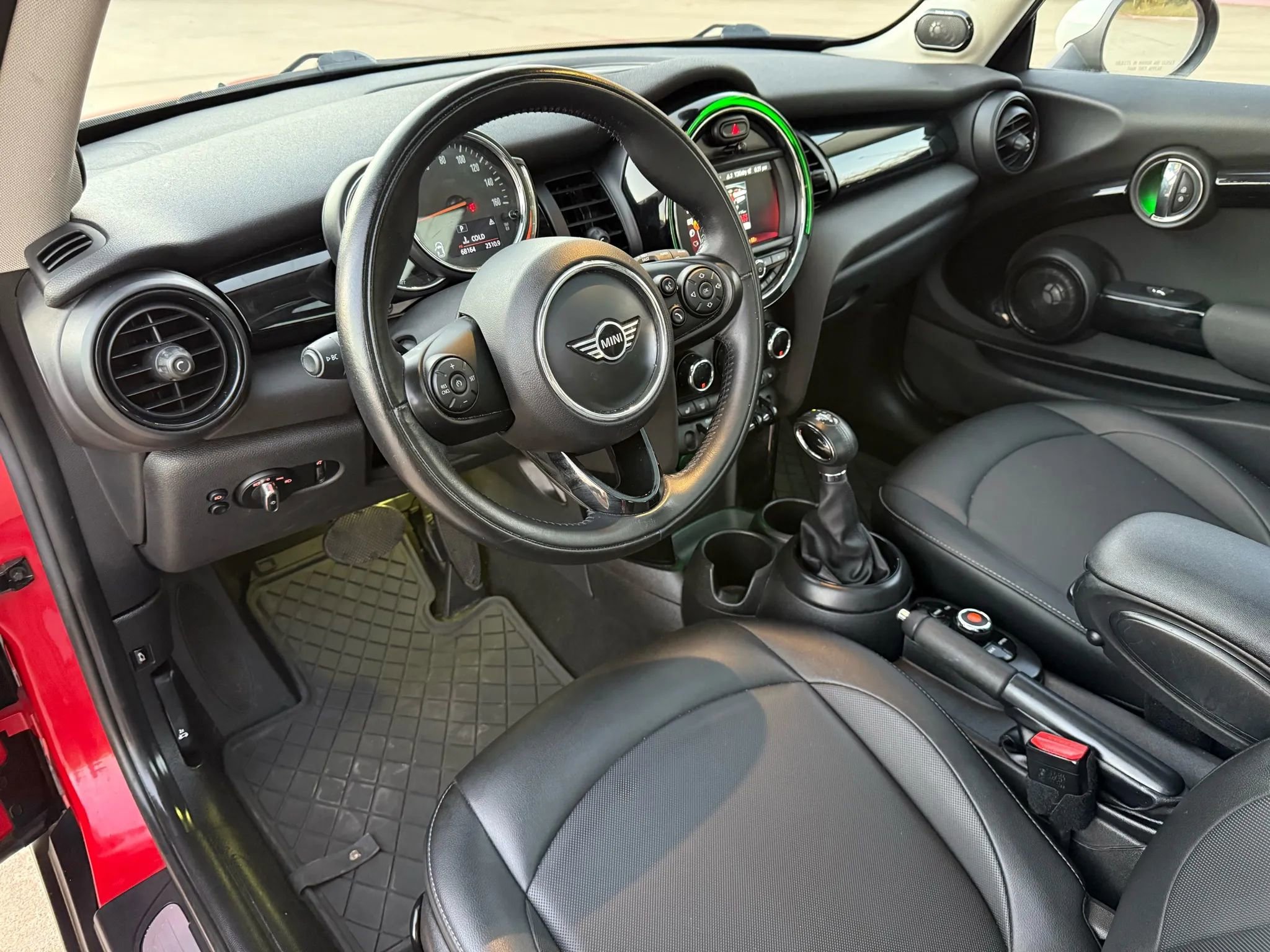 Used 2019 MINI Cooper 2-Door Hardtop w/ Premium Package image 14