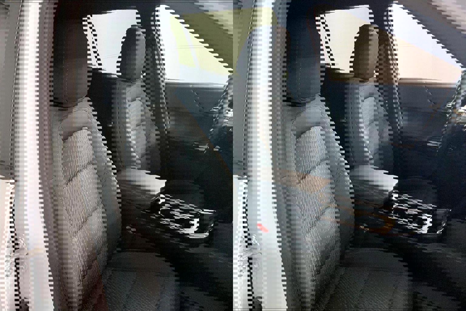 Used 2025 Chevrolet Equinox LT AWD/4WD image 7