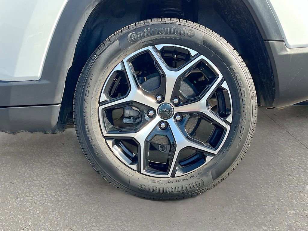 Certified 2025 Jeep Compass Limited image 27