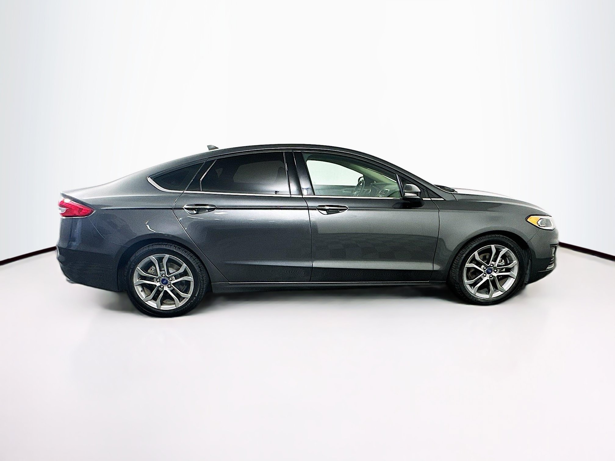 Used 2020 Ford Fusion SEL FWD image 10