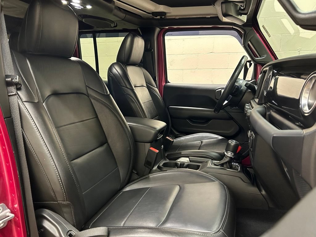 Used 2022 Jeep Wrangler Unlimited Sahara AWD/4WD image 10