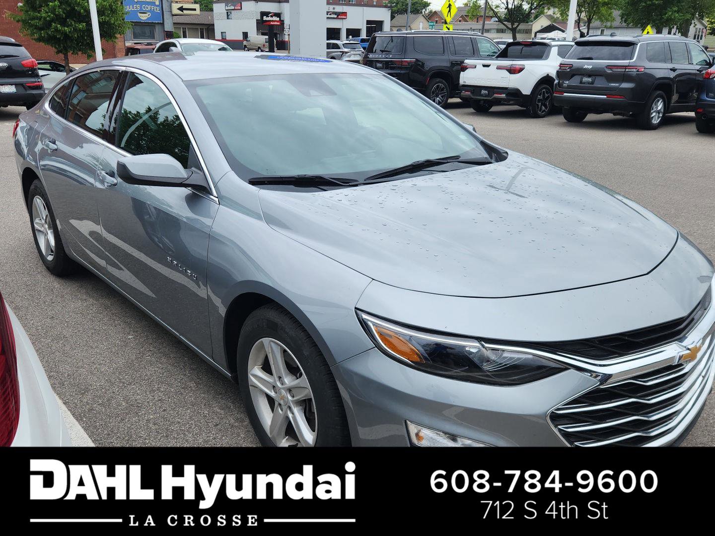Used 2024 Chevrolet Malibu LT FWD image 1