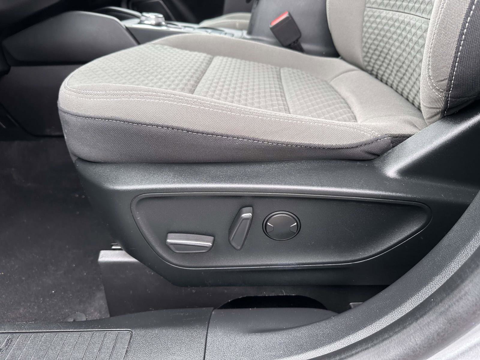 Certified 2022 Ford Escape SE w/ SE Sport Appearance Package AWD/4WD image 11