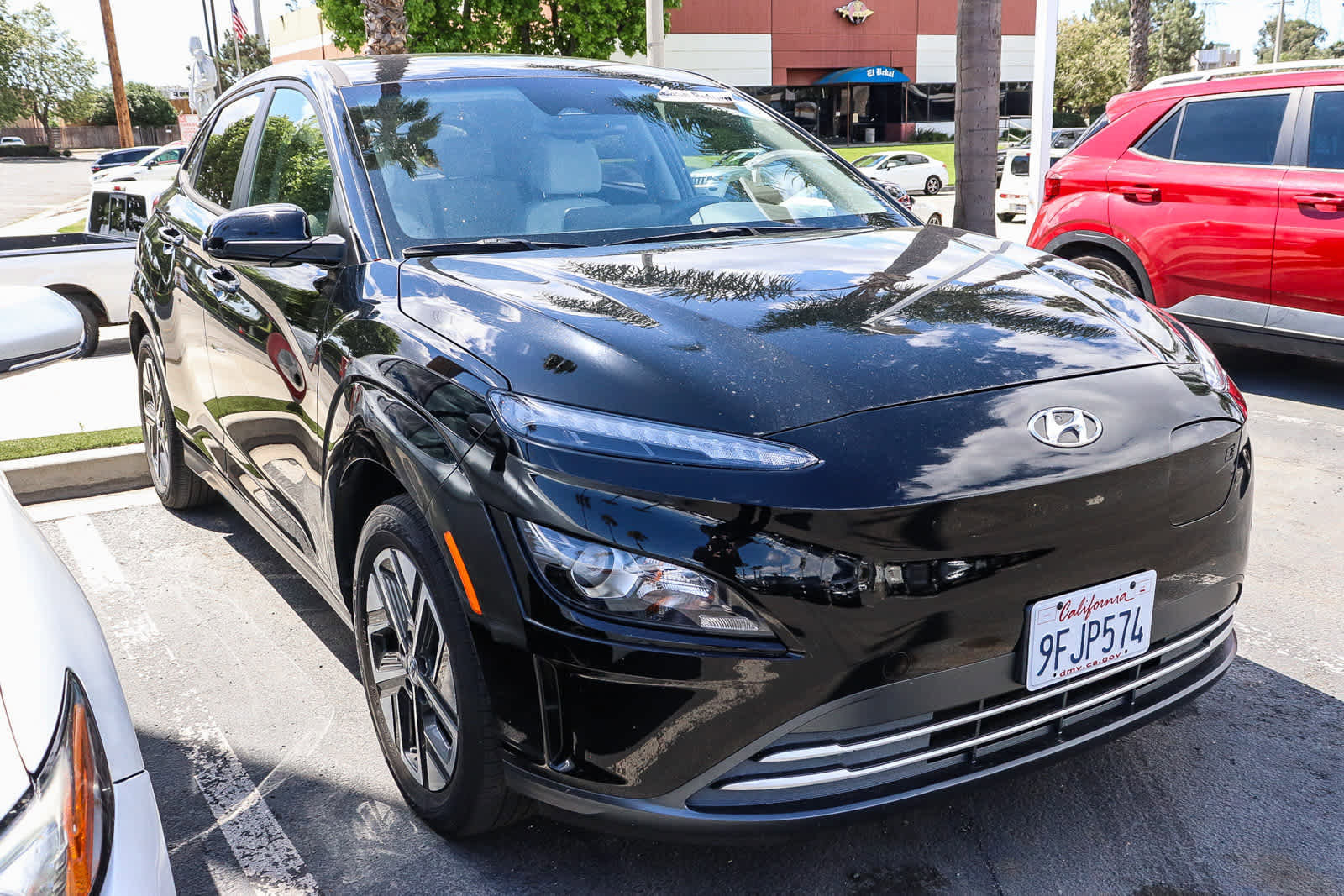 Used 2023 Hyundai Kona SE w/ Cargo Package FWD image 8