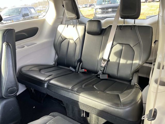 Used 2024 Chrysler Pacifica Limited FWD image 21