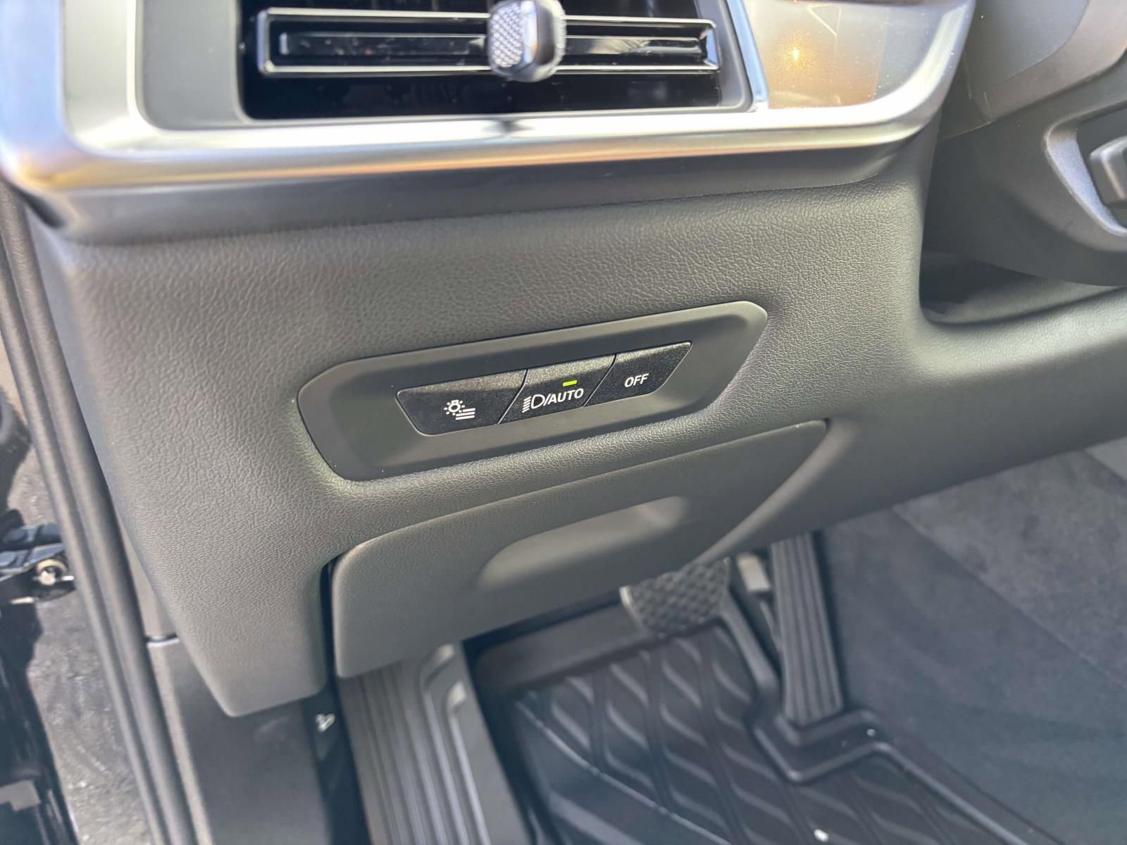 New 2026 BMW X5 xDrive40i w/ Climate Comfort Package image 14