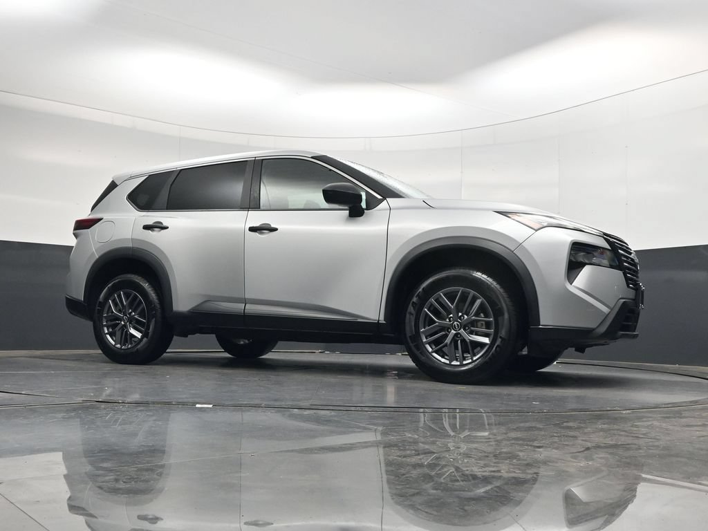 Used 2024 Nissan Rogue S AWD/4WD image 39