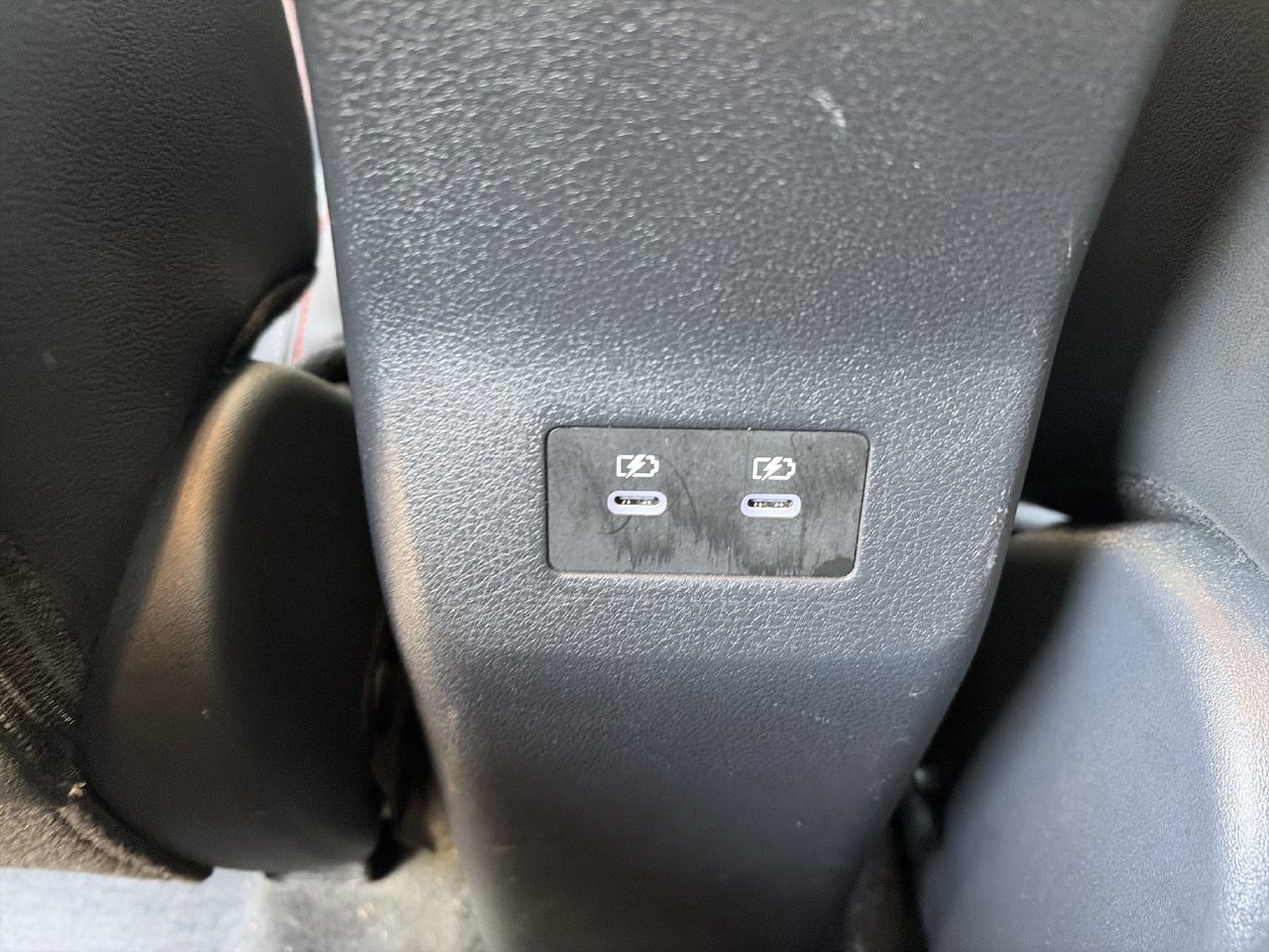 Used 2025 Nissan Kicks SR FWD image 21