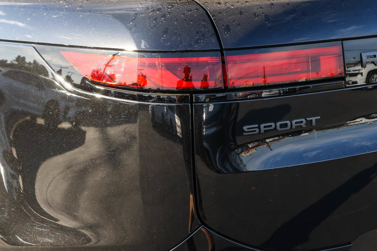 New 2026 Land Rover Range Rover Sport Dynamic SE AWD/4WD image 6