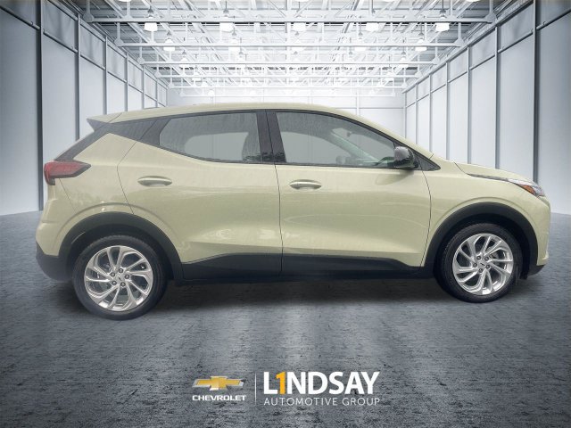 New 2027 Chevrolet Bolt LT w/ Comfort Package FWD image 9