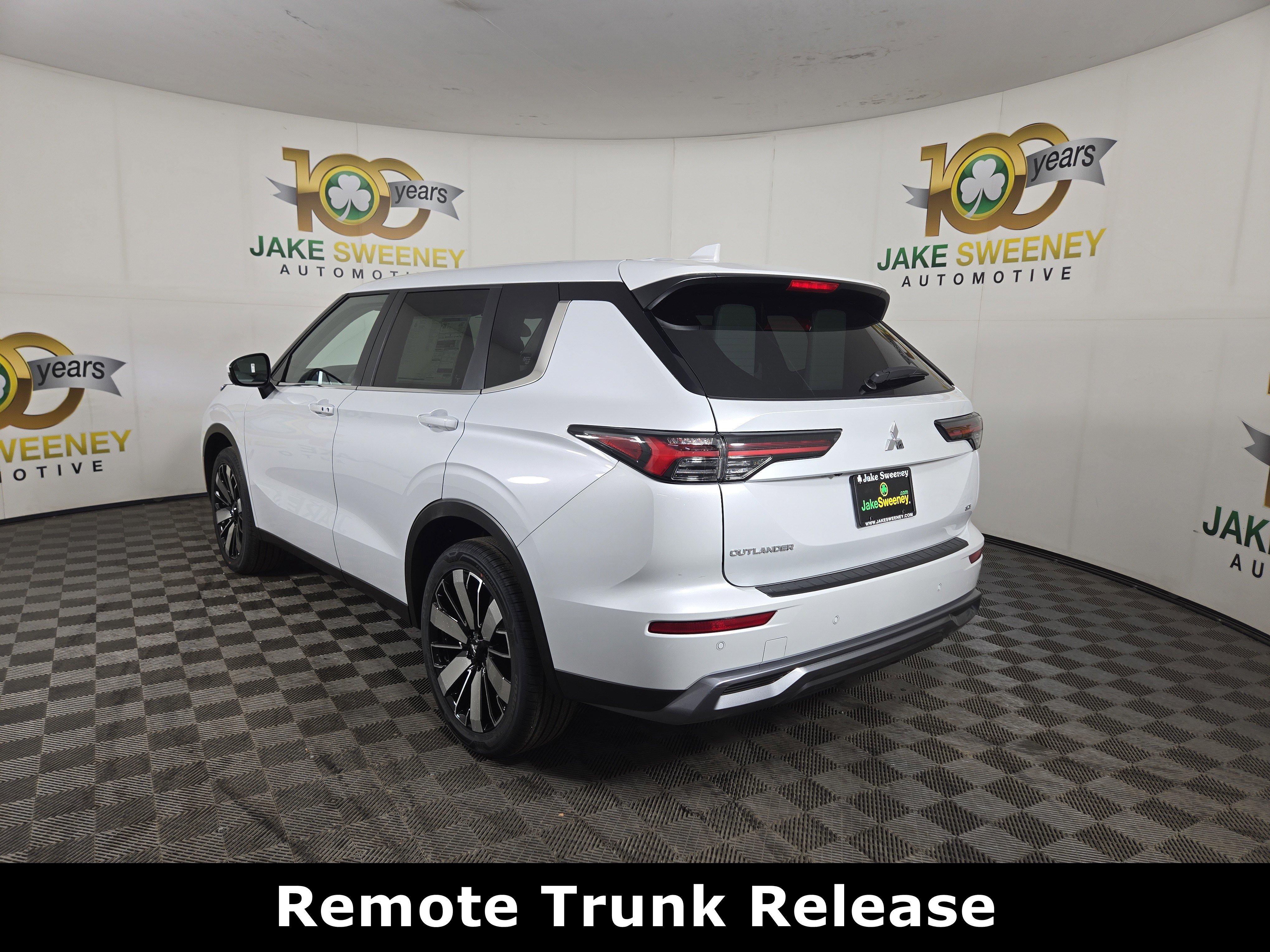 New 2026 Mitsubishi Outlander SE image 5