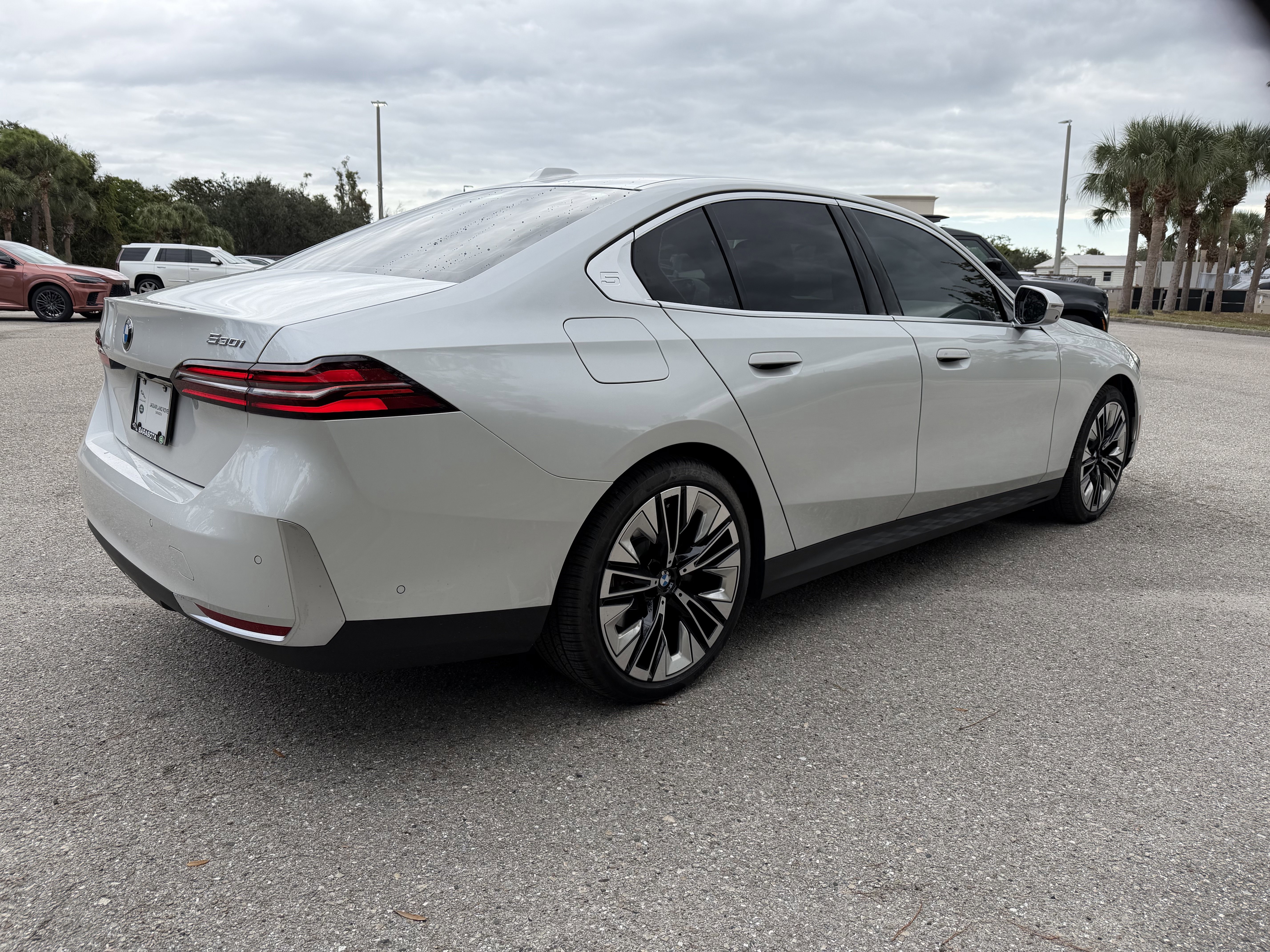 Used 2026 BMW 530i w/ Premium Package image 5