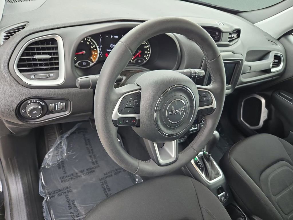 Used 2018 Jeep Renegade Latitude image 11
