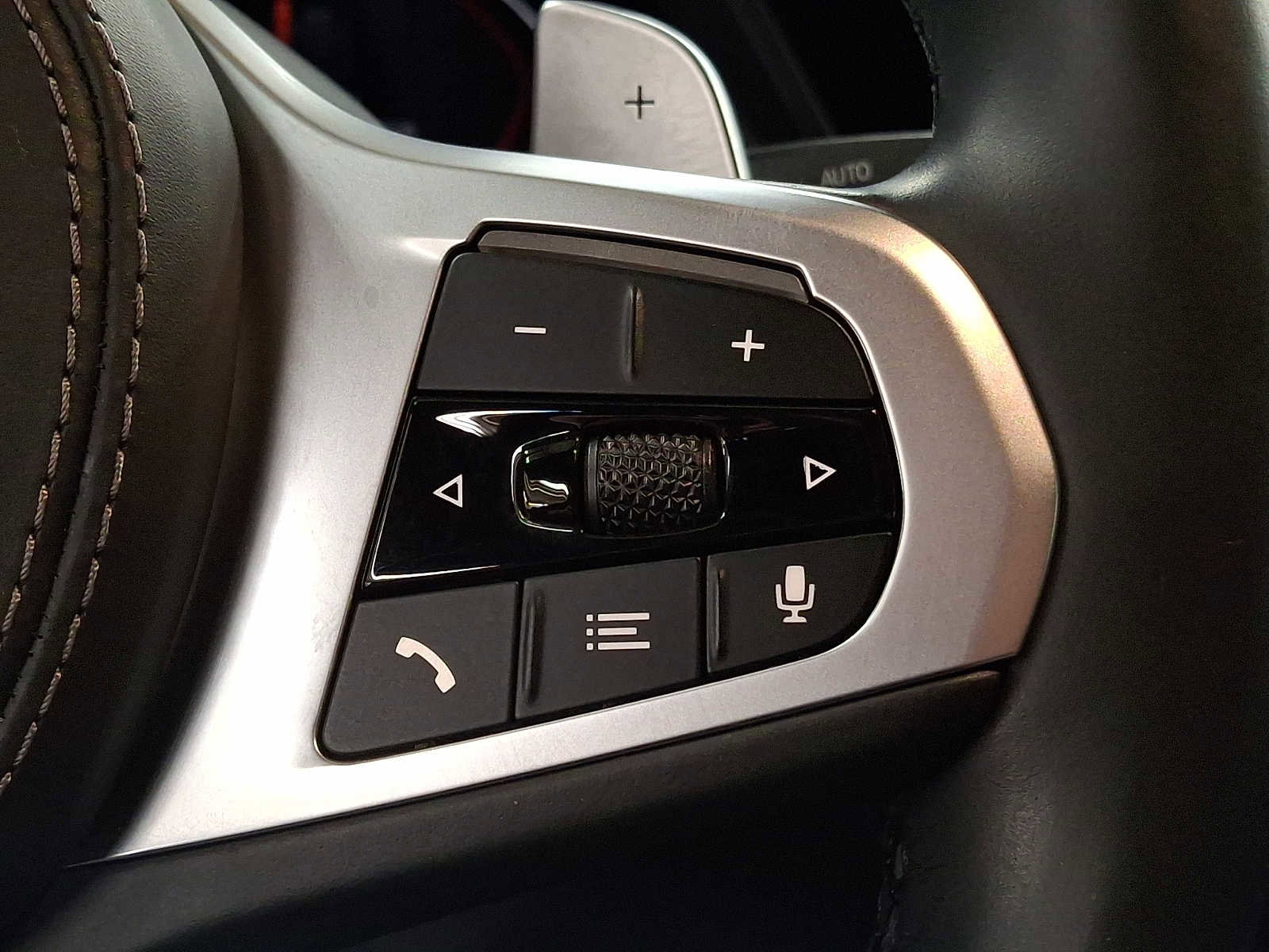 Used 2022 BMW X6 xDrive40i w/ Executive Package image 19