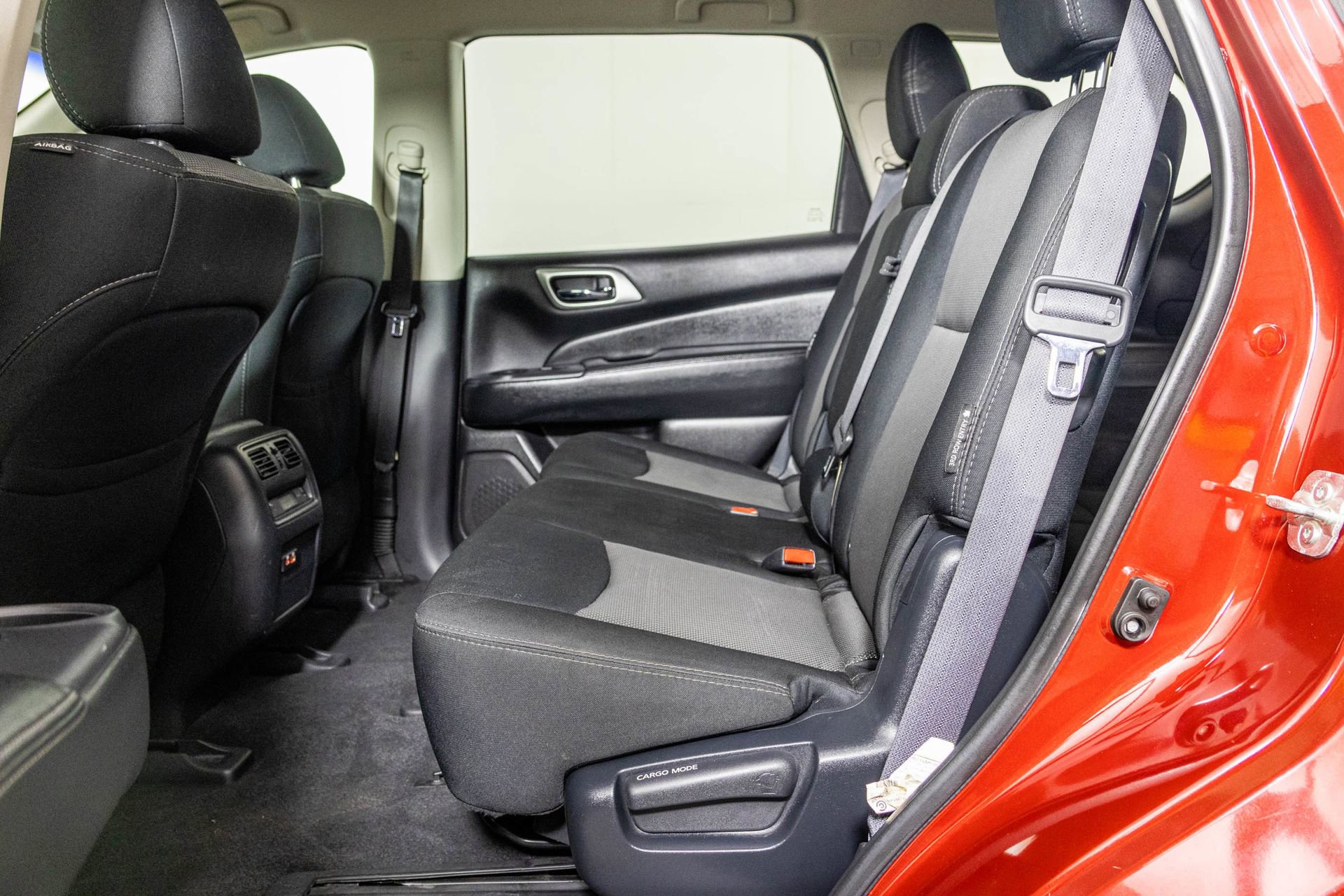 Used 2020 Nissan Pathfinder SV FWD image 37