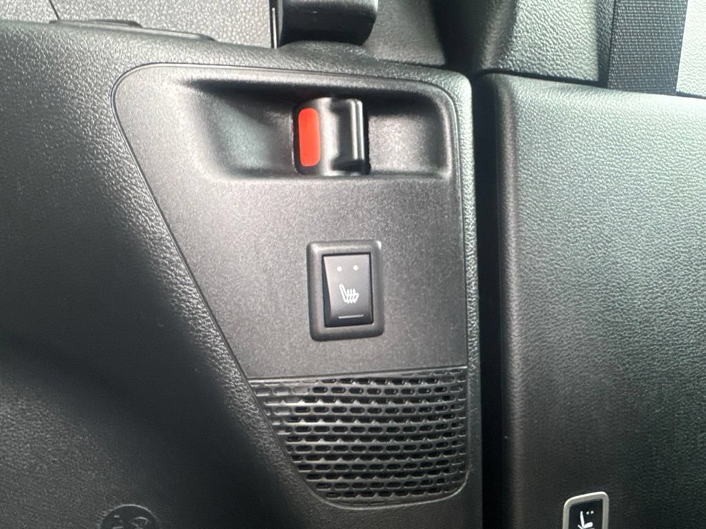 Used 2025 Chrysler Pacifica Limited FWD image 24