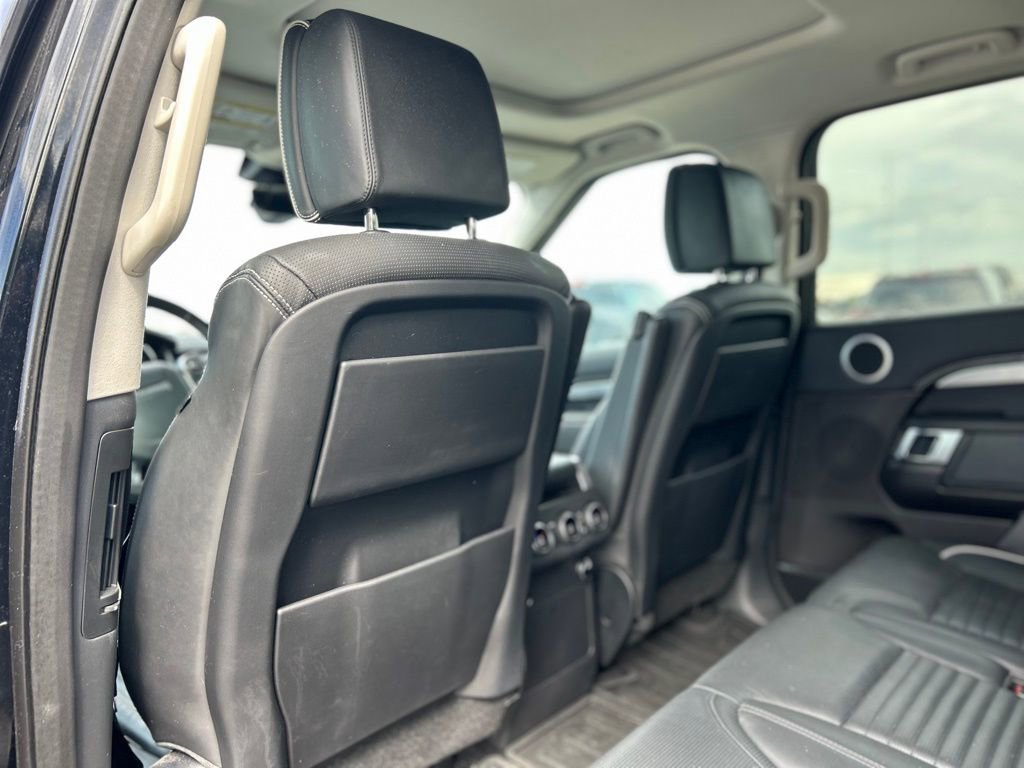 Used 2017 Land Rover Discovery First Edition AWD/4WD image 18