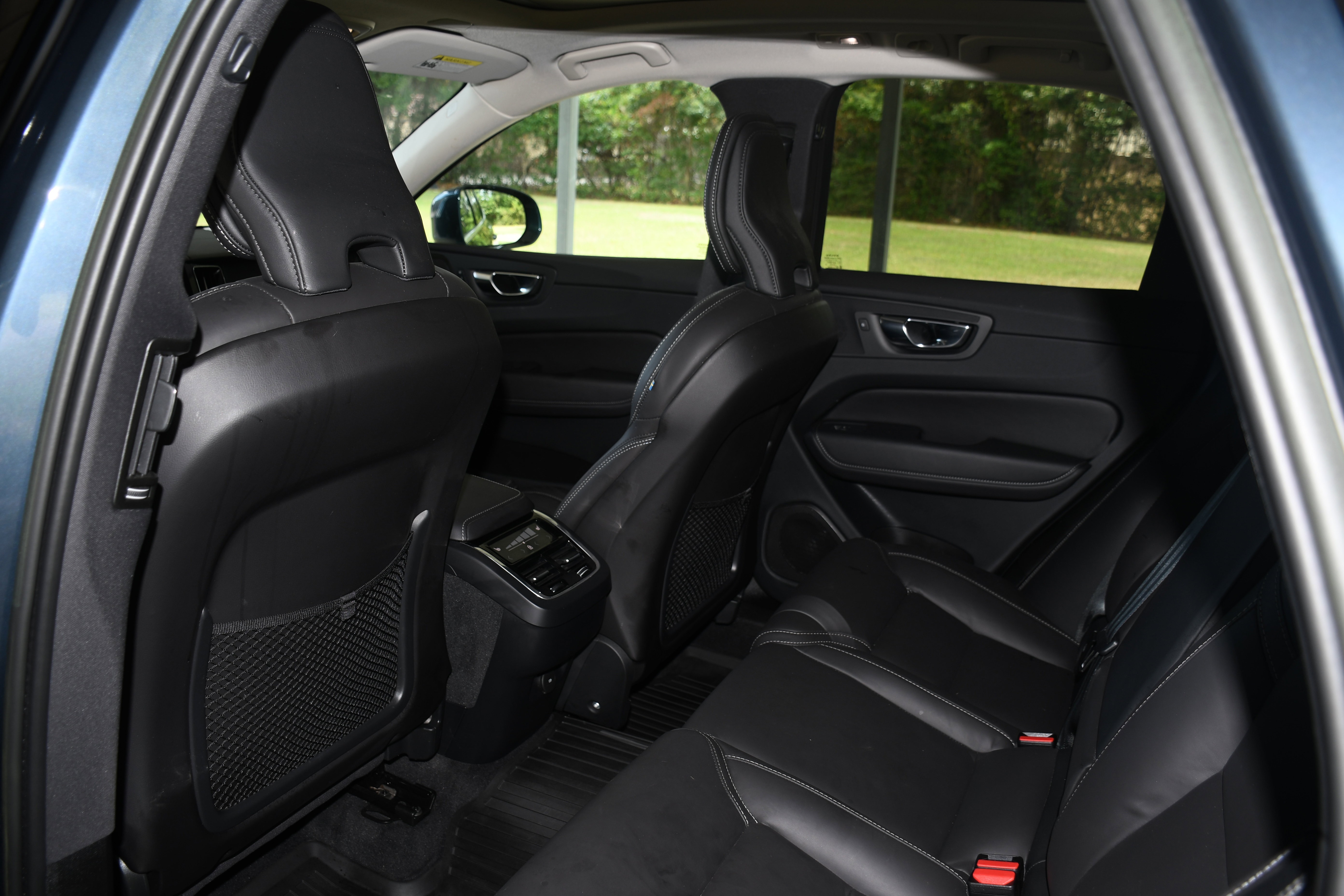 Used 2022 Volvo XC60 B5 Inscription w/ Advanced Package FWD image 18