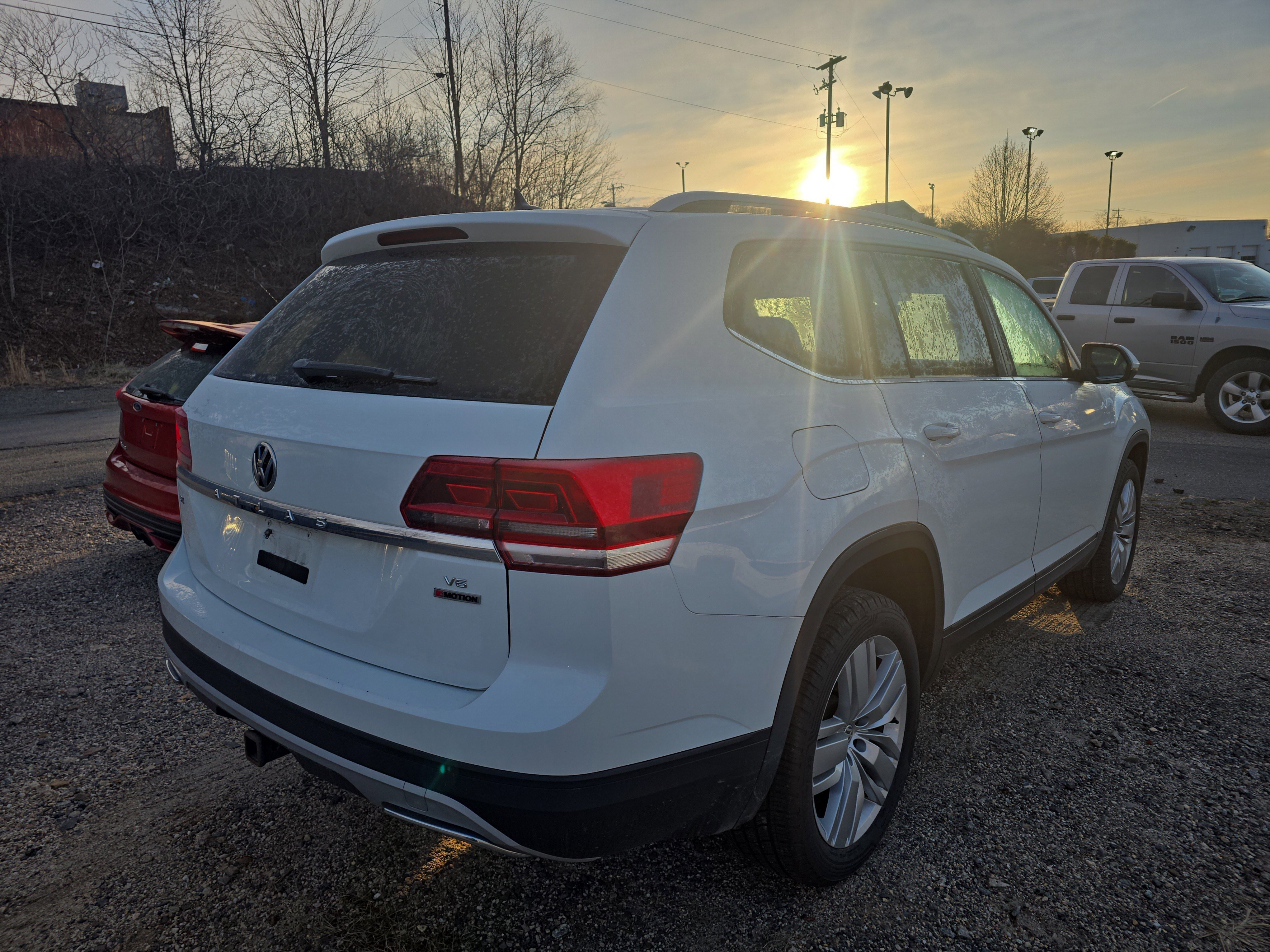 Used 2019 Volkswagen Atlas SE w/ Panoramic Sunroof Package image 3