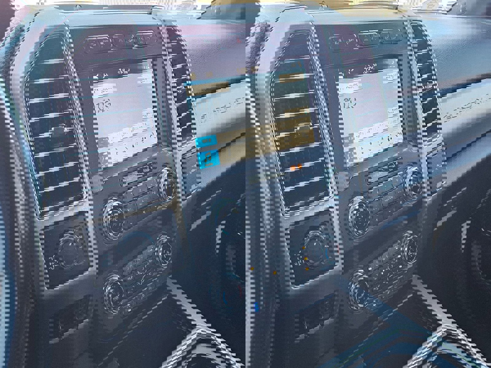 Used 2019 Ford F250 Platinum w/ Platinum Ultimate Package image 20