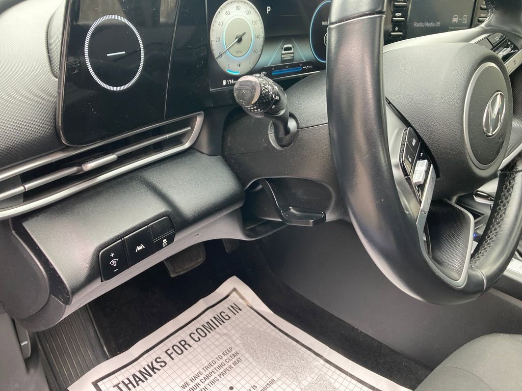 Used 2021 Hyundai Elantra SEL w/ Convenience + Premium Package FWD image 17