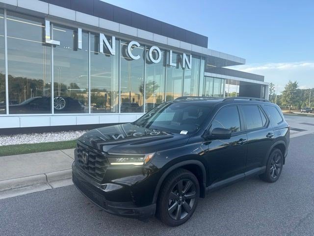 Used 2025 Honda Pilot Sport image 1