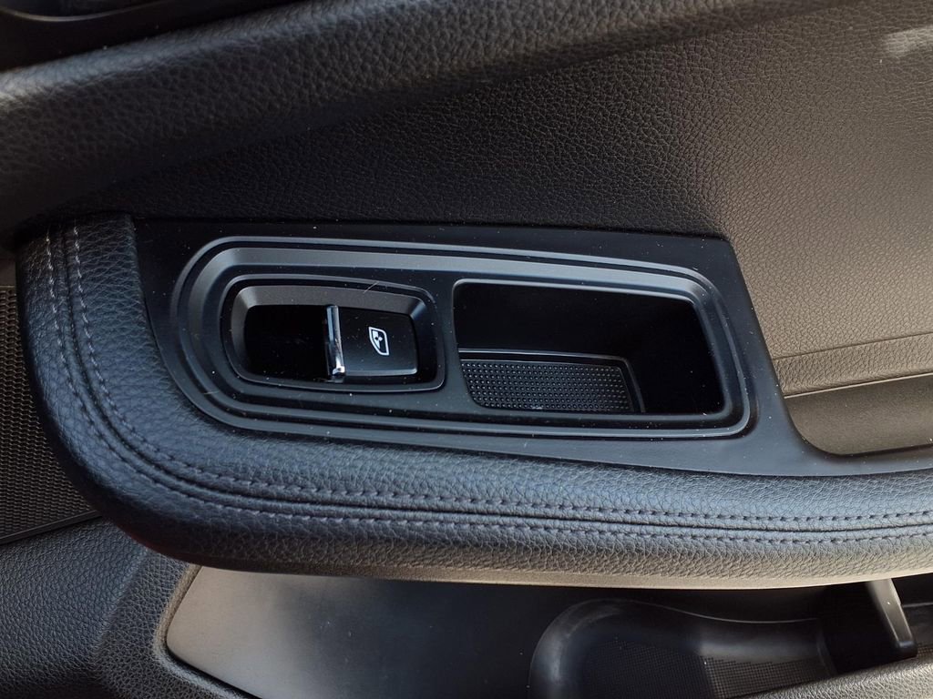 Used 2022 Porsche Macan image 24