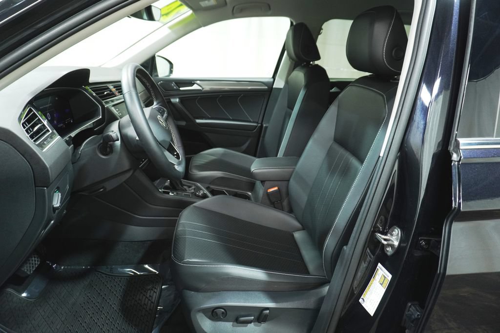 Certified 2024 Volkswagen Tiguan SE AWD/4WD image 9