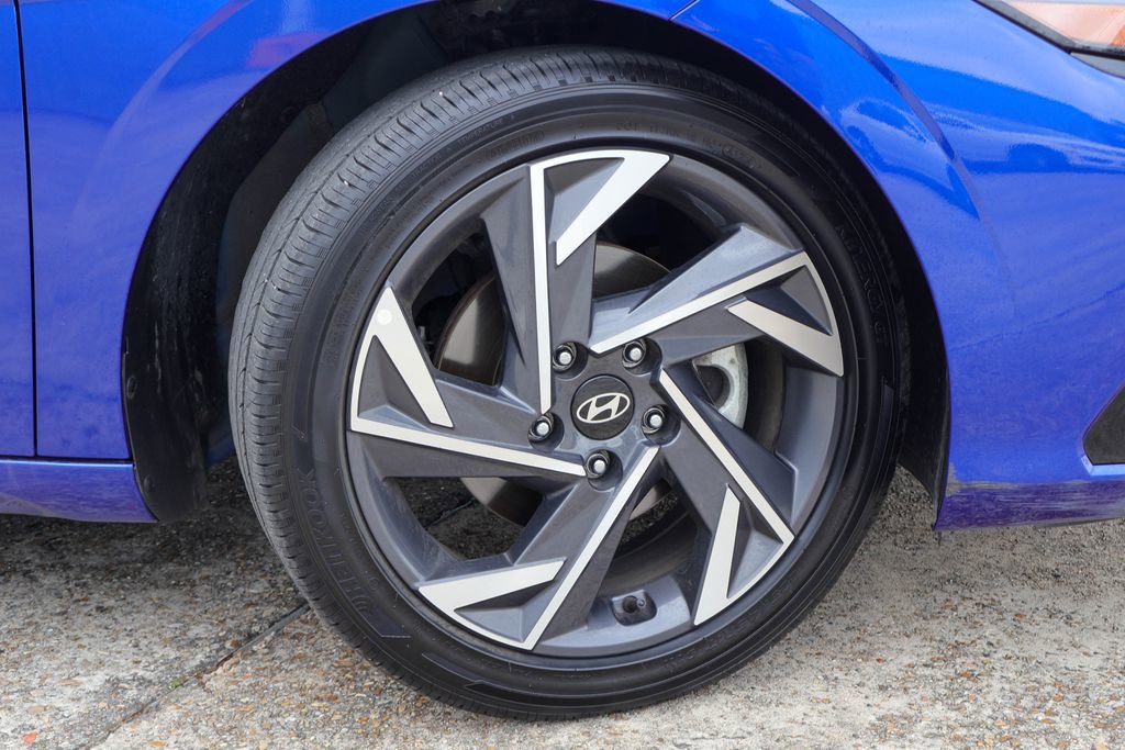 Used 2025 Hyundai Elantra Limited FWD image 27
