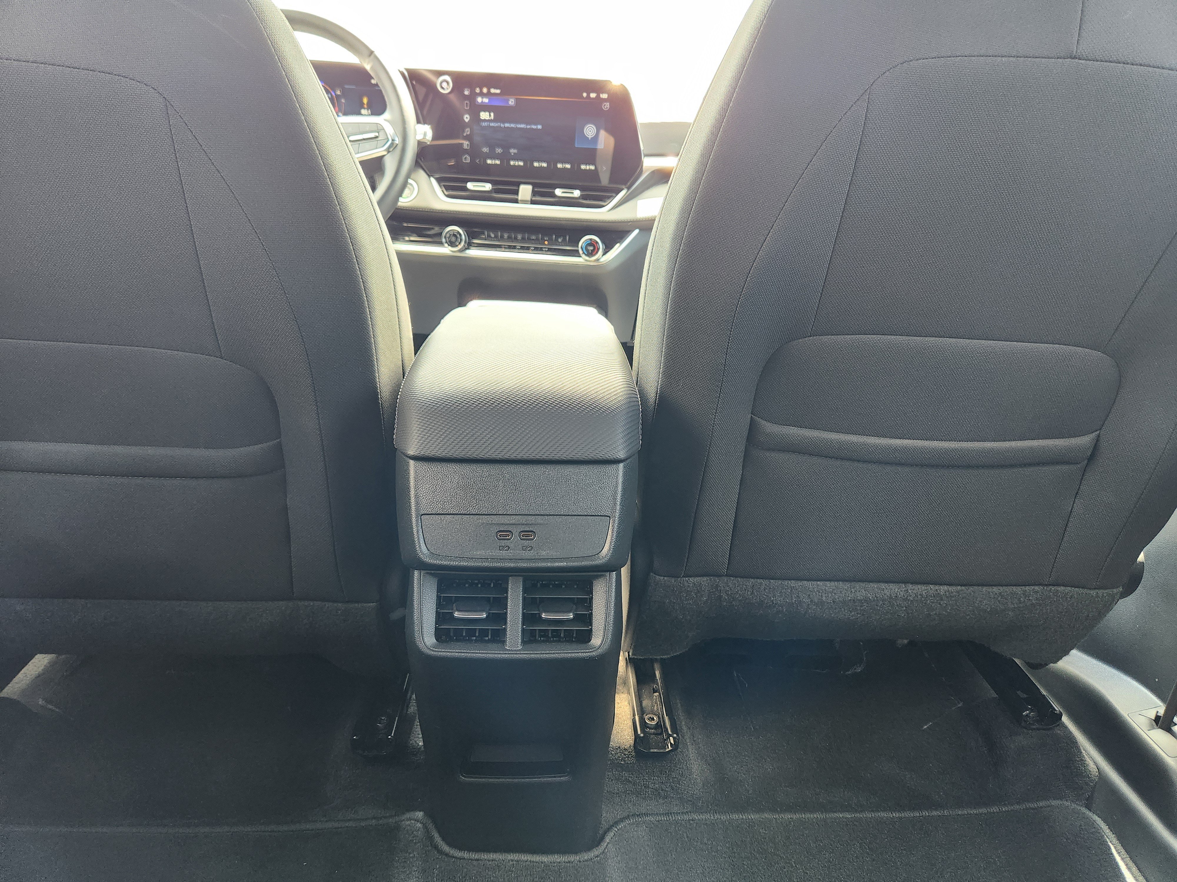 Used 2026 Chevrolet Equinox LT FWD image 13