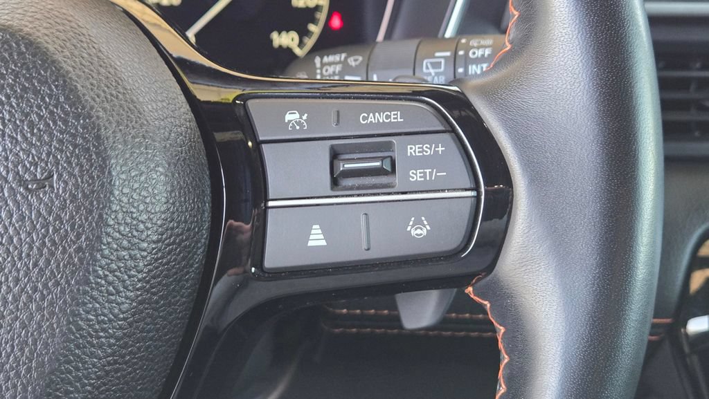 Used 2025 Honda Pilot Sport image 19