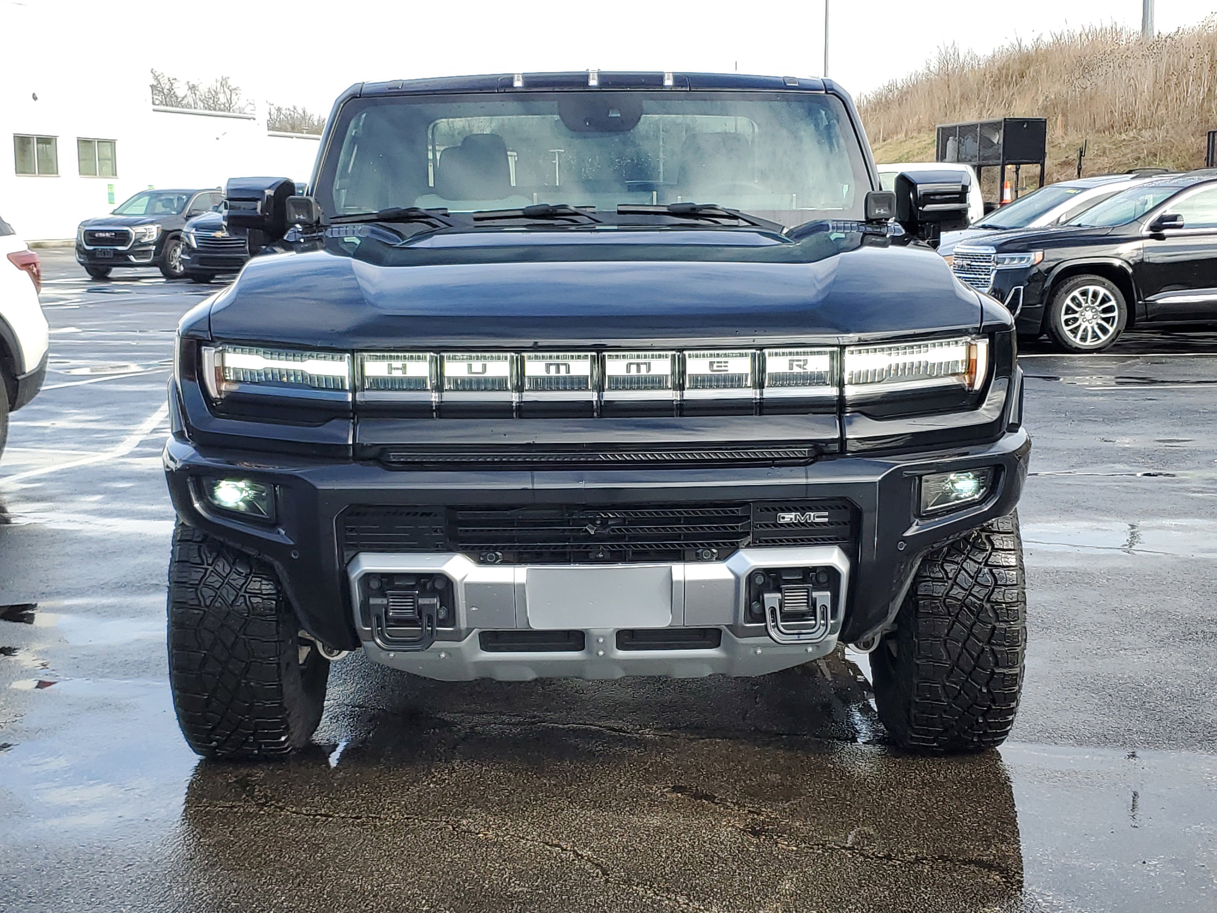 Used 2024 GMC Hummer EV 2X w/ Extreme Off-Road Package image 2