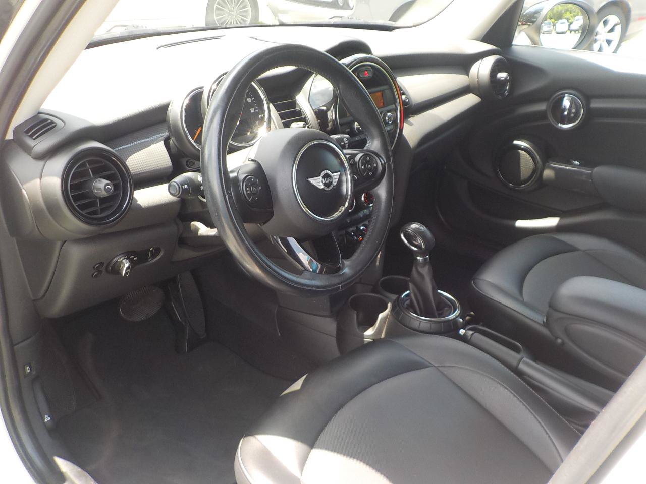 Used 2016 MINI Cooper 4-Door Hardtop FWD image 10